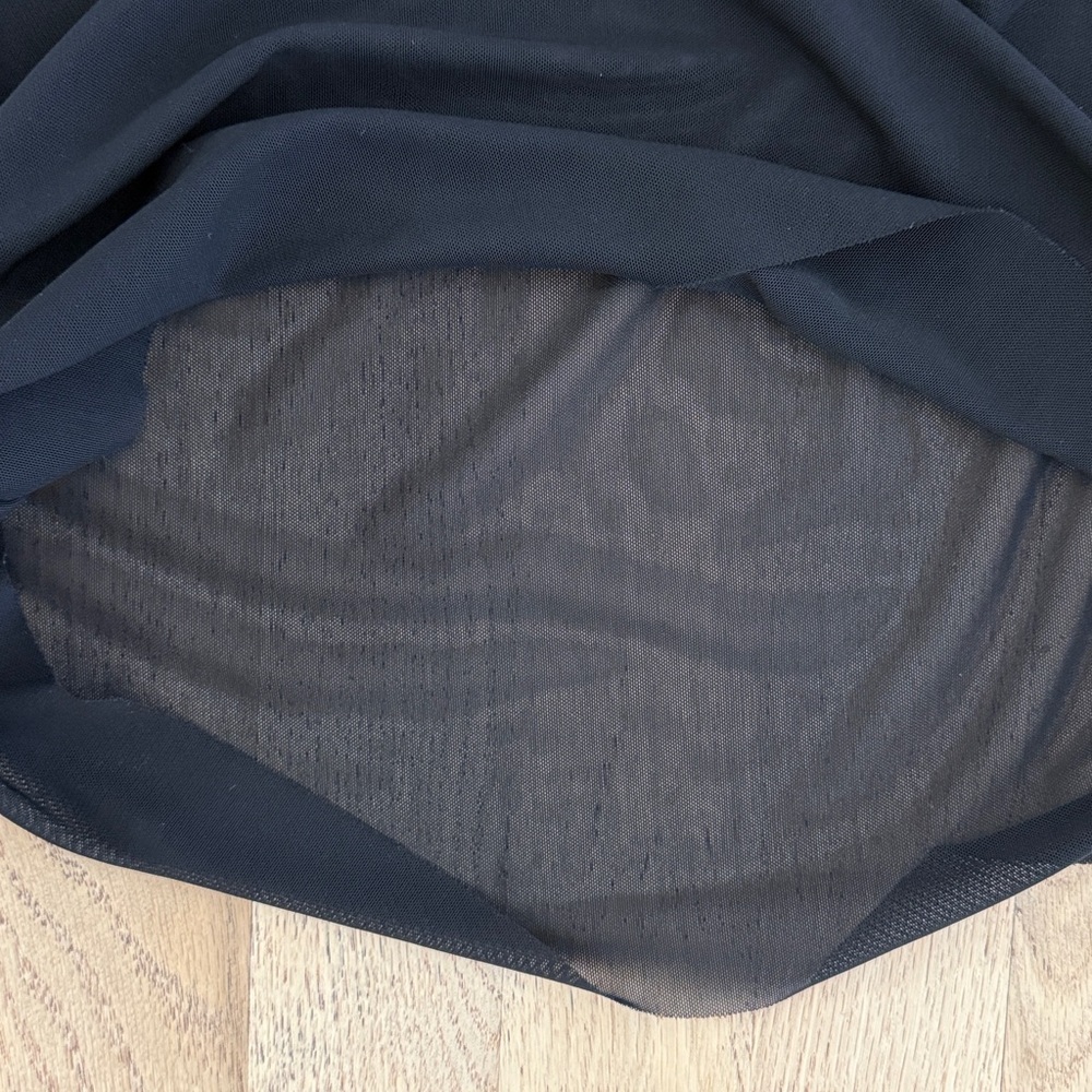 Wilfred Semi-Sheer Mesh Crew Neck Long Sleeve Top - Picture 4 of 8